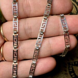 Vintage Silver hinged chain.